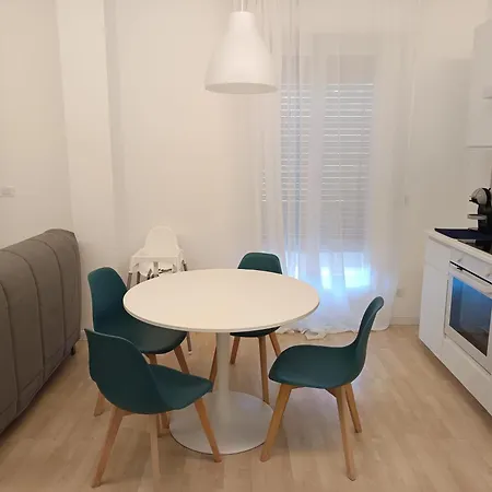 Accogliente Bilocale -parcheggio Privato- Apartman San Remo