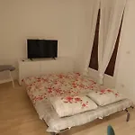 Accogliente Bilocale -Parcheggio Privato Gratuito * 圣雷默