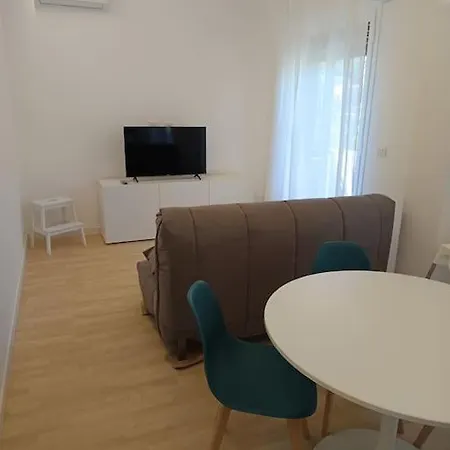 Διαμέρισμα Accogliente Bilocale -parcheggio Privato-