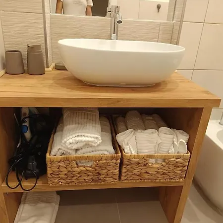 Accogliente Bilocale -parcheggio Privato- * San Remo