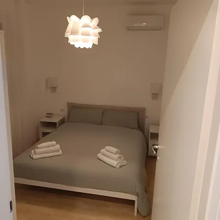 Accogliente Bilocale -parcheggio Privato Wifi Gratuiti- * 산레모