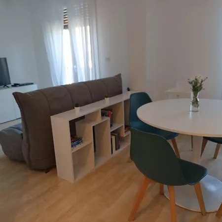 아파트 Accogliente Bilocale -parcheggio Privato Wifi Gratuiti- 산레모